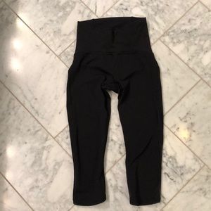 Like new Lululemon cropped leggings